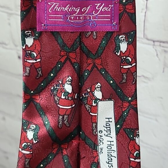 Men's Christmas Neck Tie Santa Wreath Holiday Red Embossed Necktie Vintage AGC - Picture 6 of 7